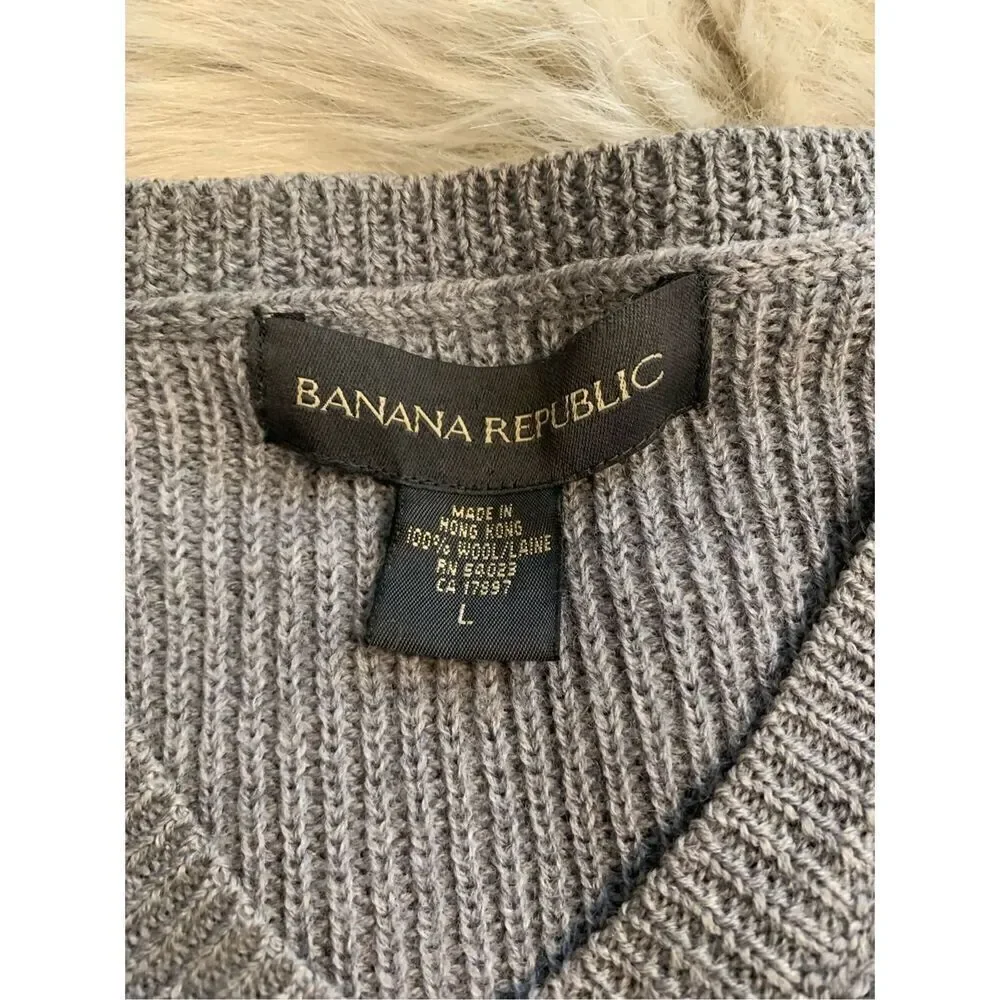 Banana Republic Men's V-Neck 100% Wool Pullover Sweater Large